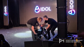 При дебюта си: Първият руски хуманоиден робот с AI падна по лице (ВИДЕО)