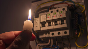 Oт пълно изгасване до внезапно пренапрежение: Tокови удари съсипват електроуреди в Плевенско