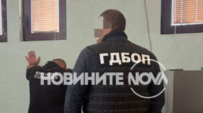 Двама митничари са задържани за корупция на ГКПП "Калотина"