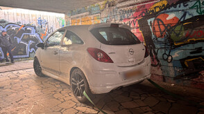 Намериха паркирана кола в подлез във Варна