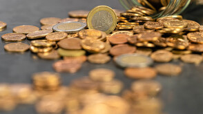 Преди еврото: Какво да правим със събраните стотинки?