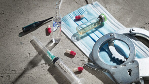 Намериха забранени предмети в ареста във Варна, задържани са петима служители