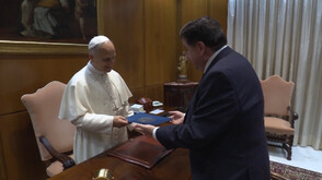 Папата получи като подарък американска бира с името Da Pope (ВИДЕО)