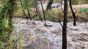 Прелялата река Язо заплашва да наводни Разлог