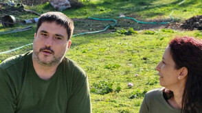 „Да хванеш гората”: IT специалисти замениха компютрите с нивата (ВИДЕО)