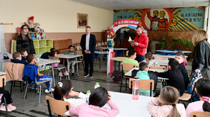 Ники Василковски разказа на деца кой носи зимата