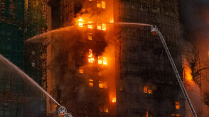 13 жертви при пожар в многоетажен жилищен комплекс в Хонконг (ВИДЕО)