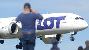 Полски самолет излезе от писта за рулиране на летището във Вилнюс