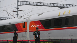 11 души загинаха при инцидент с влак в Китай