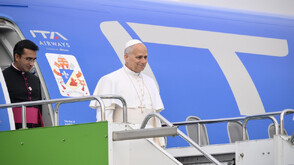 Папа Лъв XIV пристигна в Турция - първата му задгранична визита (СНИМКИ)