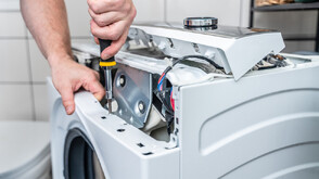 Пожарникари извадиха момиче, заклещено в пералня в Германия