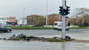 Гонка с полицията завърши с катастрофа