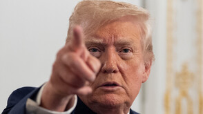 САЩ затварят въздушното пространство над Венецуела, предупреди Тръмп