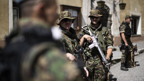 Швейцария решава на референдум дали да бъде въведена задължителна военна служба за жените