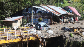 Над 500 загинали при наводнения и свлачища в Югоизточна Азия