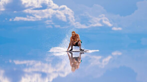 Да ходиш по вода: Историята на човека, овладял спорта, който превърна локвите и фонтаните в арена