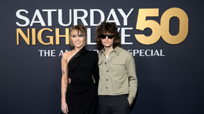 Майли Сайръс се сгоди