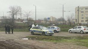 Влак блъсна и уби 16-годишно момче във Враца