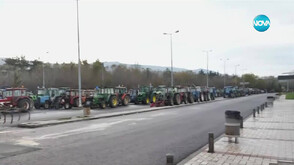10-километрова опашка от тирове на "Кулата" заради протеста на гръцките фермери