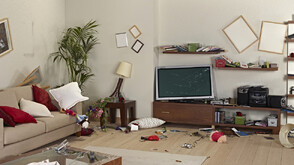 Пребиха баща и син и изпочупиха дома им в Шуменско, има задържан