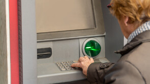 Започва изплащането на пенсиите за декември