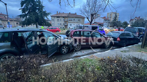 Шофьор предизвика верижна катастрофа, врязваки се в спрели коли