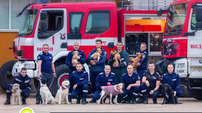 12 огнеборци от Видин и 12 изоставени кучета в един календар с кауза (ВИДЕО)