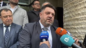 Атанас Зафиров: Оставката на кабинета в момента не е на дневен ред