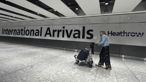 Задържаха мъж, напръскал с лютив спрей хора в подземния паркинг на „Хийтроу“