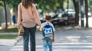 Приемът в яслите, градините и училищата в София става по-лесен с помощта на чатбот