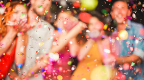 Хиляди студенти изпълниха заведенията за 8 декември: Kaк преминаха празненствата