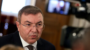 Костадин Ангелов: Възнагражденията за младите лекари ще бъдат осигурени