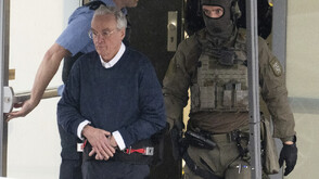 Обвиненият в заговор за преврат принц Ройс отрича участие в терористична организация в Германия