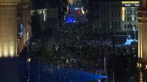 НА ЖИВО: Протести срещу властта в София и други големи градове у нас (ВИДЕО+СНИМКИ)