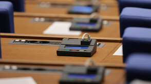 Поради липса на кворум: Шестият вот на недоверие срещу правителството е неуспешен