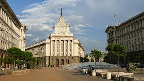 Политическите реакции след оставката на правителството