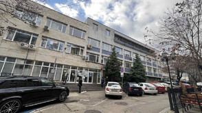 Задържаха началника и двама служители на Пето районно управление в София