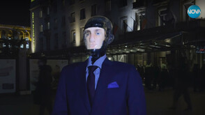 Запознайте се с Робърт - първия протестиращ робот в България