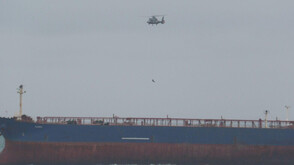 Авариен генератор помага да се вдигне котвата на танкера "Кайрос"