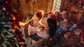 Емоцията измества вещите: Новата тенденция в празничните подаръци