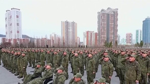 Северна Корея с парад за посрещане на войници, завърнали се от Украйна