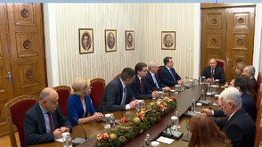 ПП-ДБ на консултации при президента: Невъзможно е ново управление, нужни са удължителен бюджет и 100% машинен вот