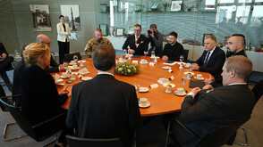 Приключиха разговорите между Зеленски и американската делегация в Берлин