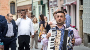 Намаляват ранните бракове в ромските общности