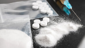 Анализ: "Цунами" от наркотици залива САЩ и Европа