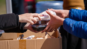 Столичната община ще раздава храна и топли напитки на хора в нужда