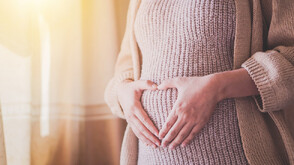 Героизъм на пътя: Полицай ескортира раждаща жена до болницата (ВИДЕО)