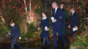 Принц Уилям и принцеса Кейт публикуваха коледната си картичка (СНИМКА)