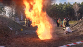Полша започна военни учения за цивилни граждани срещу руската заплаха