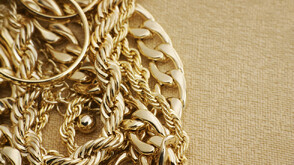 Откриха бижута от злато и платина за над 400 000 лв. в якето на мъж на "Капитан Андреево"